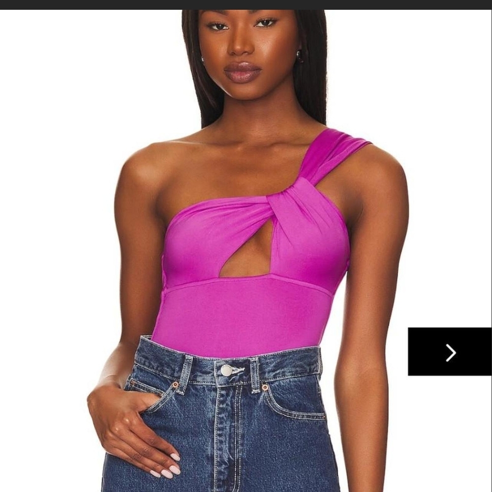 One-Shoulder Twist Cutout Bodysuit - Magenta